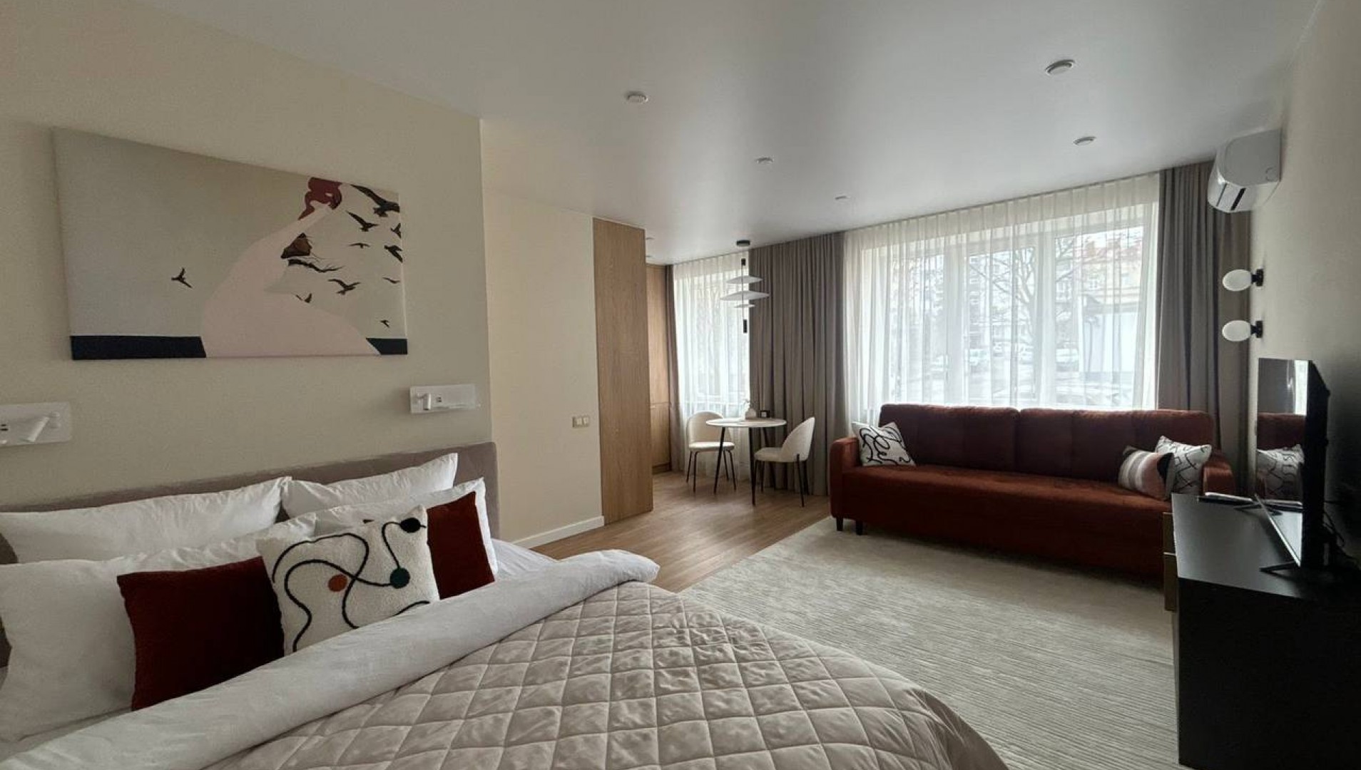 1.09 • Zaharova str., 24